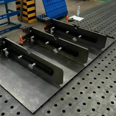 Ángulo de hierro fundido